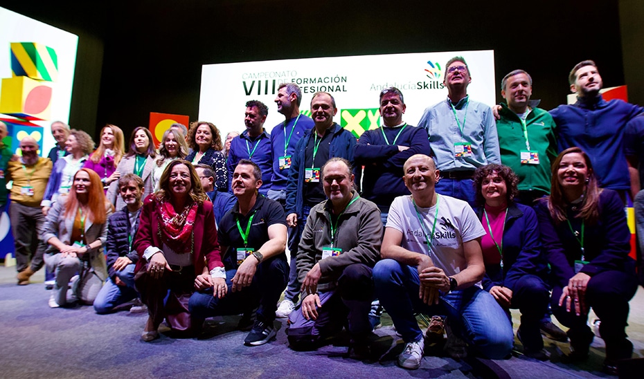 Más del 50% de Graduados en FP y el 70% en Ciclos STEM Consiguen Empleo al Año de Finalizar sus Estudios