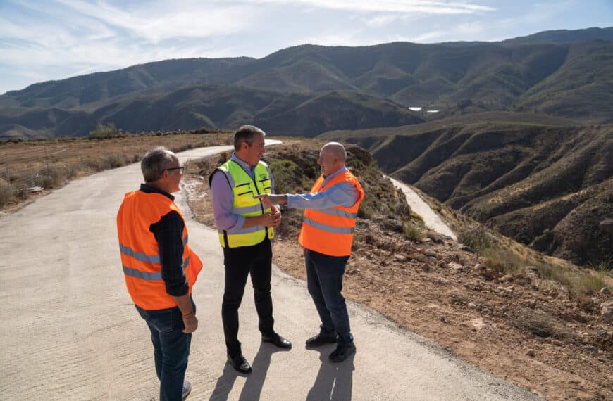 Mejora Integral del Camino que Une Padules y Almócita: Iniciativa de la Diputación en el Marco del Plan de Caminos