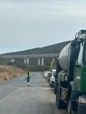 Mejora de Acceso a Casabermeja: La Diputación Invierte 196.000 Euros 1 Obras de refuerzo de firma en MA-3404 (2)