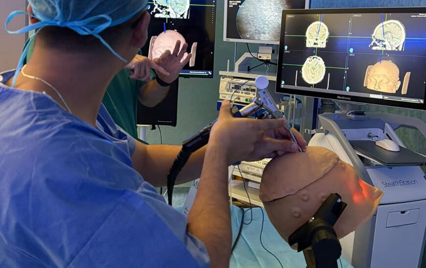 Sanidad Implementa Curso Pionero de Simulación para la Formación de Neurocirujanos Especialistas en España