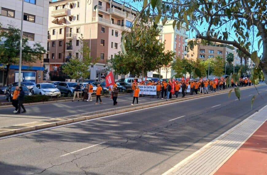 La plantilla de Hitachi ha vuelto a respaldar masivamente la segunda jornada de huelga.