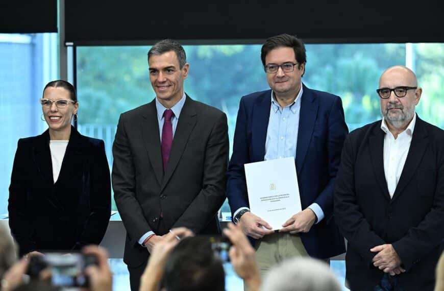 Subida del 11 % a los empleados públicos: salarios en primera línea, reformas en segundo plano