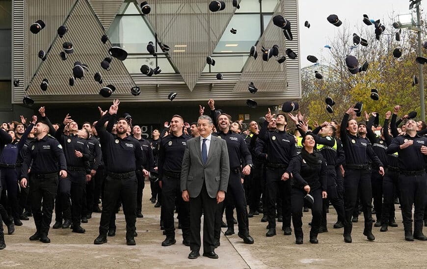 210 Nuevos Policías Locales se Incorporan a 56 Municipios de Andalucía tras Superar el Curso del IESPA