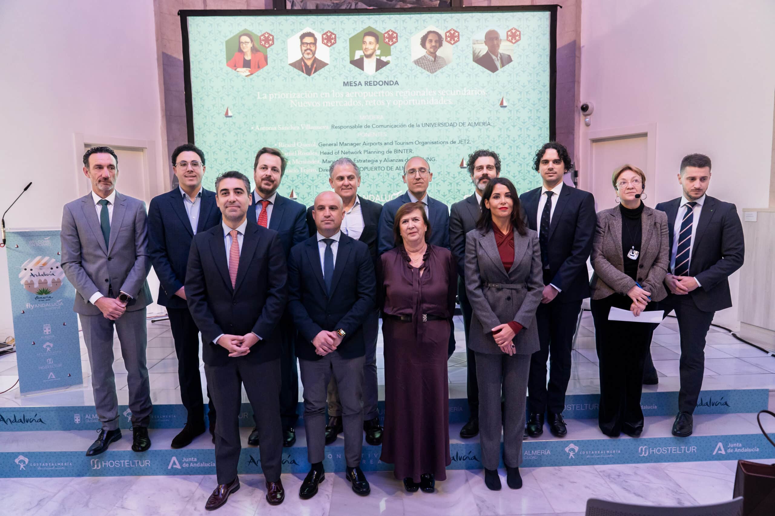 Almería: Epicentro del Debate sobre la Mejora de la Conectividad Aérea 1 Almería: Epicentro del Debate sobre la Mejora de la Conectividad Aérea