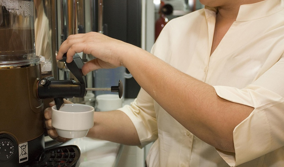 Andalucía Encabeza la Reducción del Desempleo en España con 6,934 Menos Parados en Noviembre