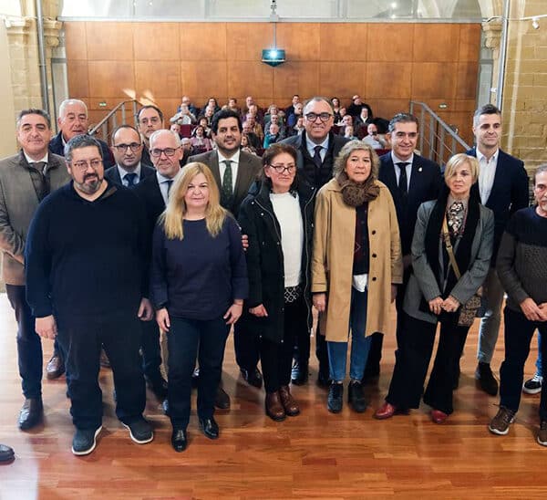Baeza acoge Encuentro de Andaluces Emigrantes y Retornados destacando su papel clave en la acción exterior