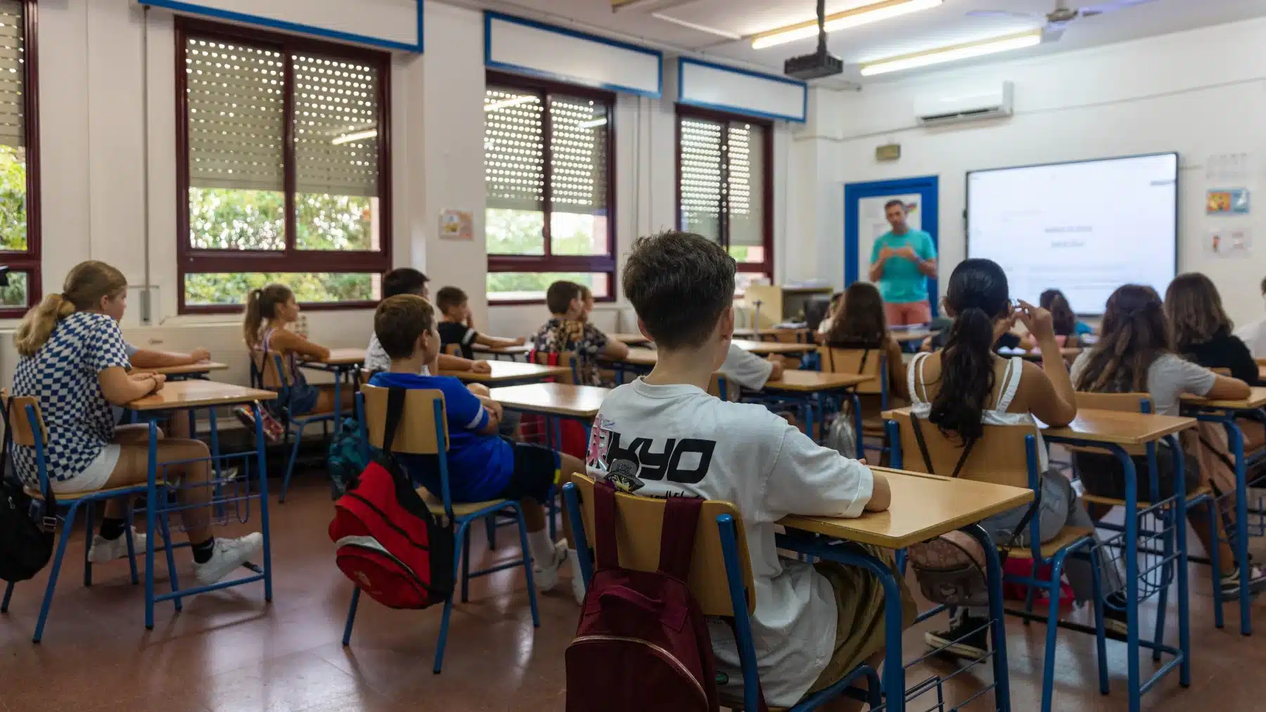 Bate Récords en Educación: Más Titulados y Menos Abandono Escolar según el Partido Popular de Andalucía 1 Alumnos de secundaria en Andalucía