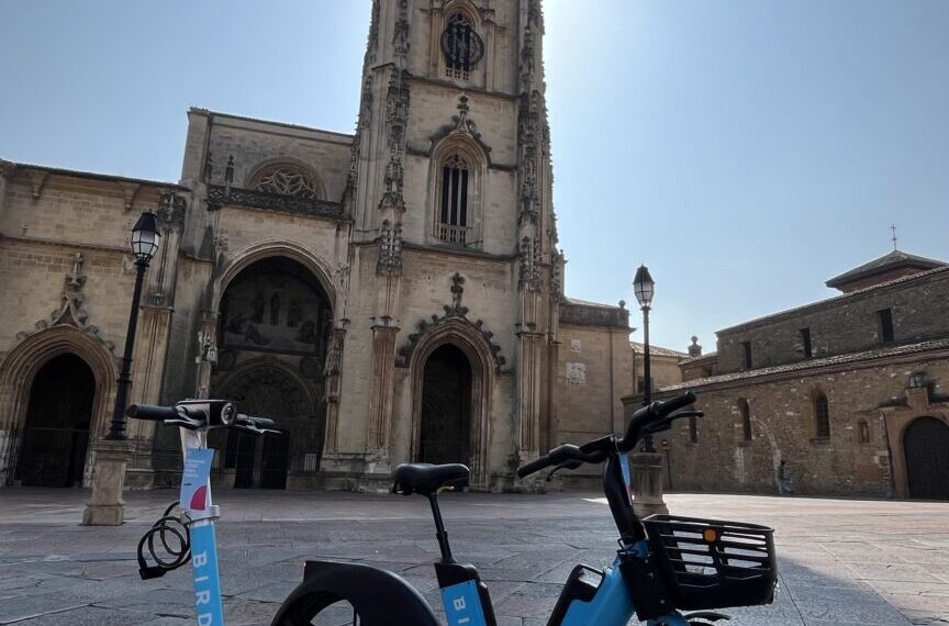 Bird cierra 2025 afianzando la micromovilidad multimodal y evitando más de 30 toneladas de CO₂ en Oviedo