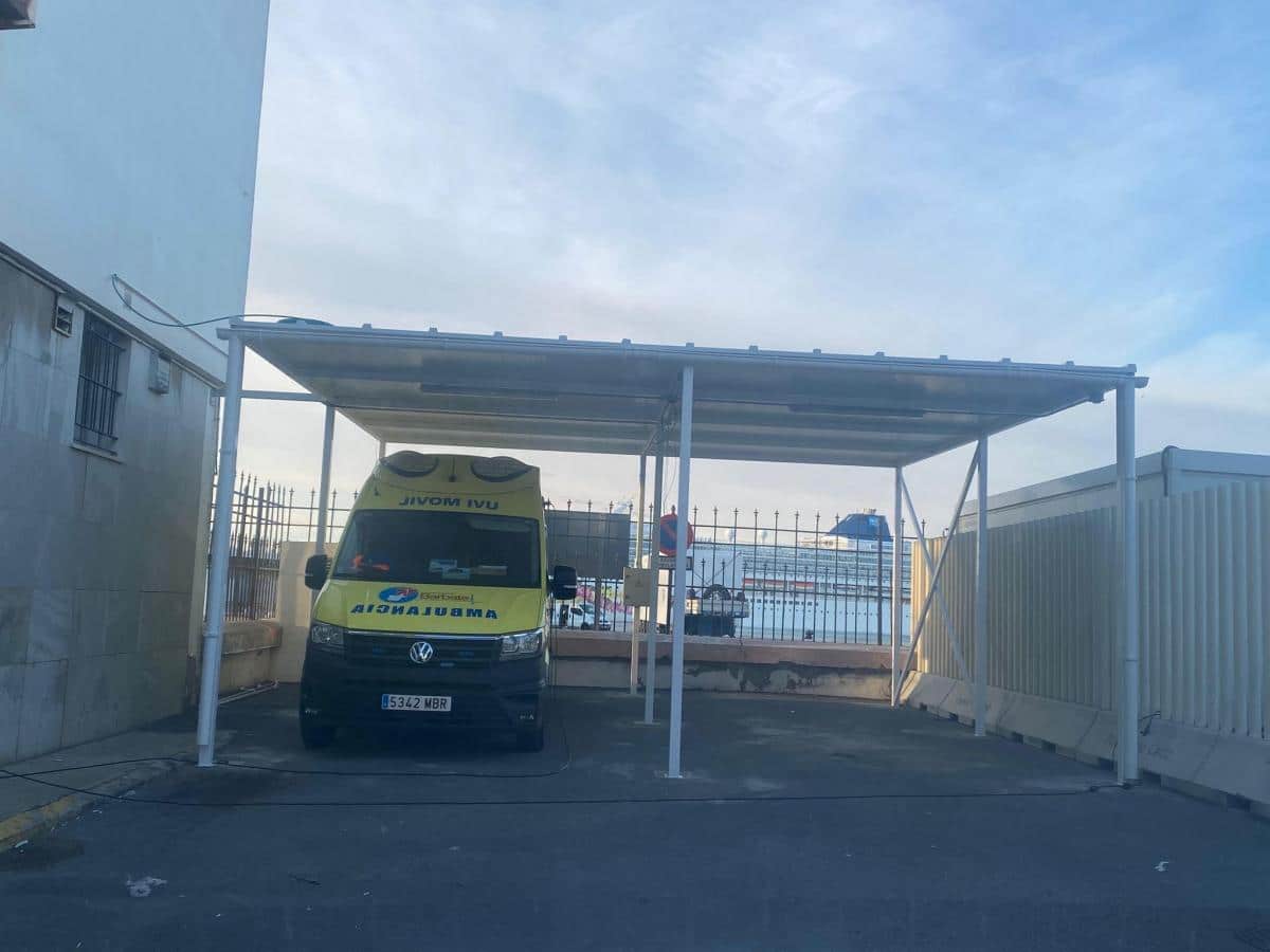CCOO logra la instalación de una marquesina para las ambulancias de Cádiz