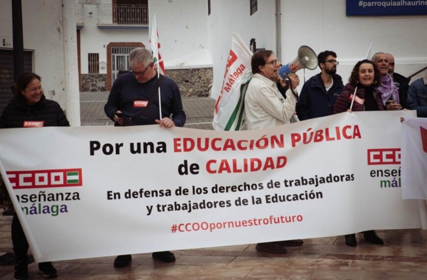 Concentración de protesta IES Antonio Gala de Alhaurín el Grande