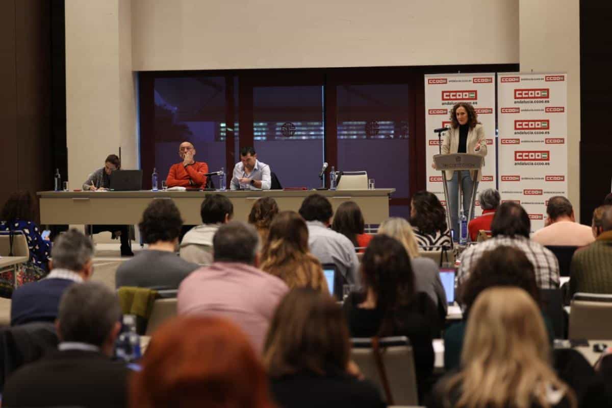 CCOO elabora una agenda sindical para 2026: amplia, propia y unitaria para abordar las demandas prioritarias de las personas trabajadoras 1 Nuria López durante la presentación del informe ante el pleno del Consejo Confederal de CCOO de Andalucía
