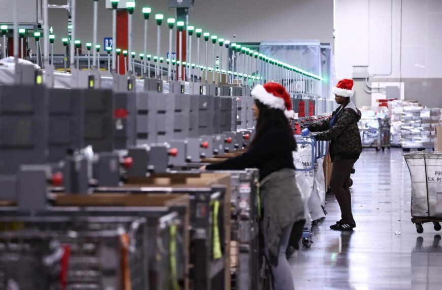 El mercado de trabajo gaditano presenta una dependencia brutal del sector Servicios.