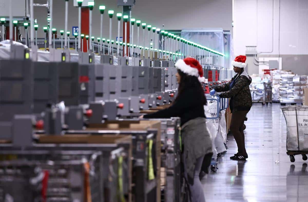 El mercado de trabajo gaditano presenta una dependencia brutal del sector Servicios.