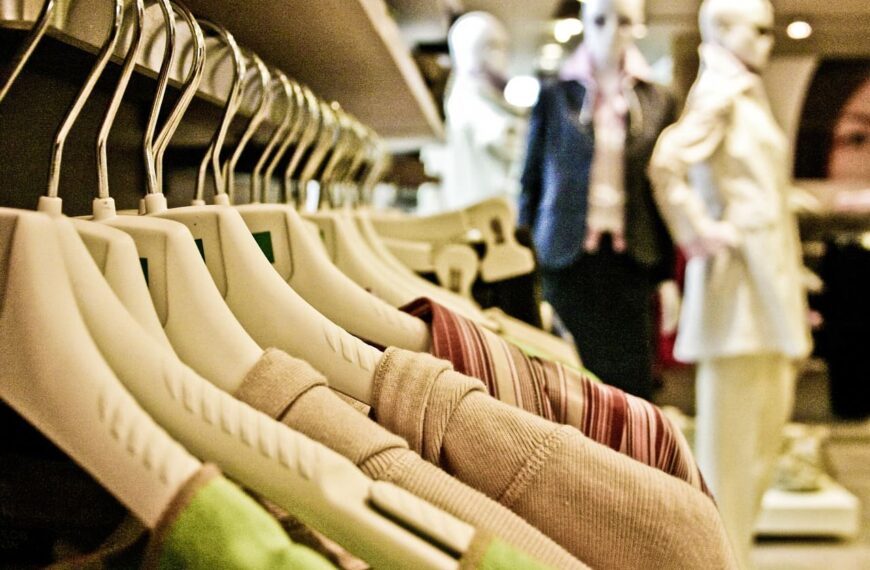El 42,7 % de los consumidores recortará su presupuesto en moda en Navidad