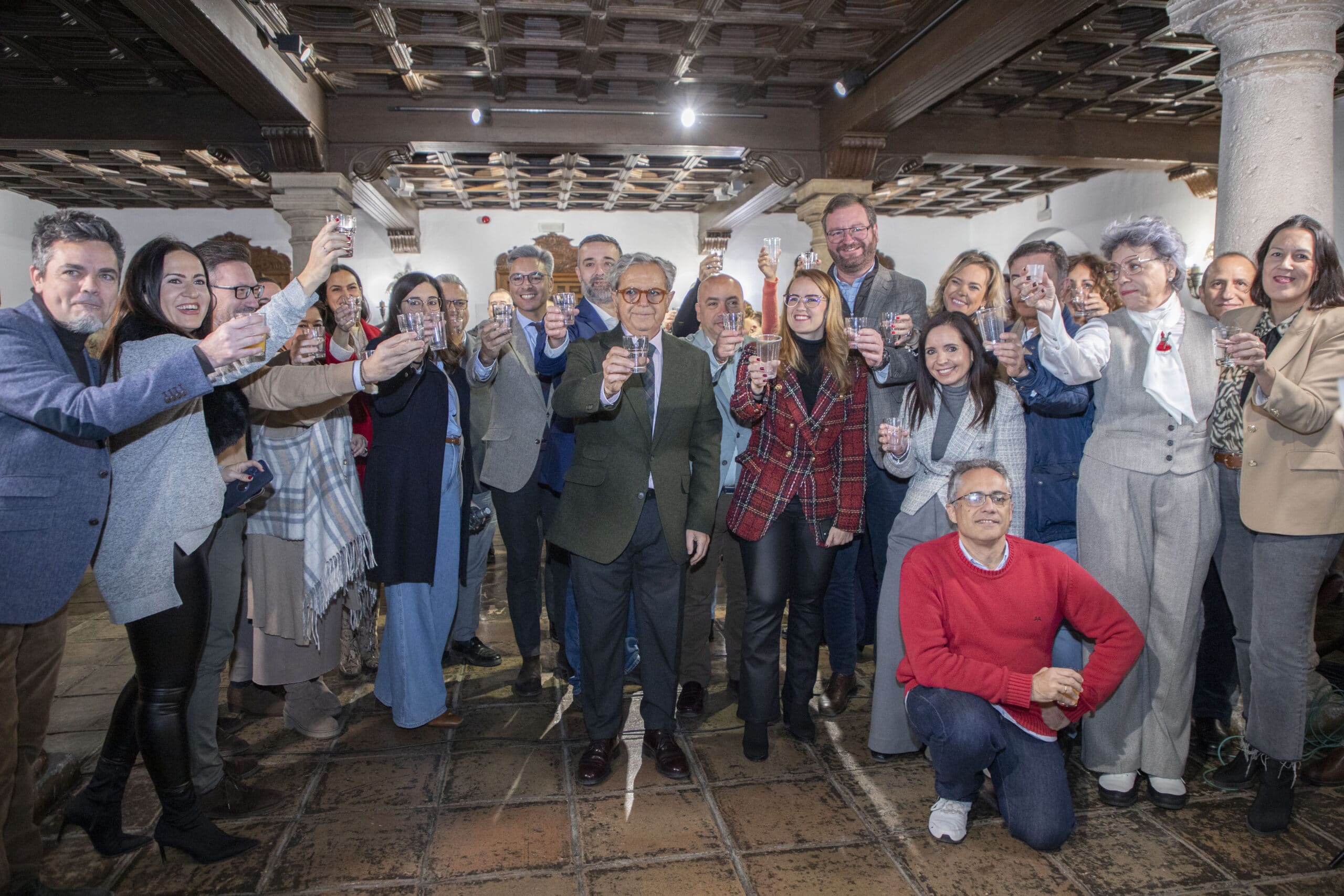 El Papel Crucial de los Medios de Comunicación como Interlocutores entre Instituciones y Ciudadanía, según Fuentes 1 El Papel Crucial de los Medios de Comunicación como Interlocutores entre Instituciones y Ciudadanía, según Fuentes