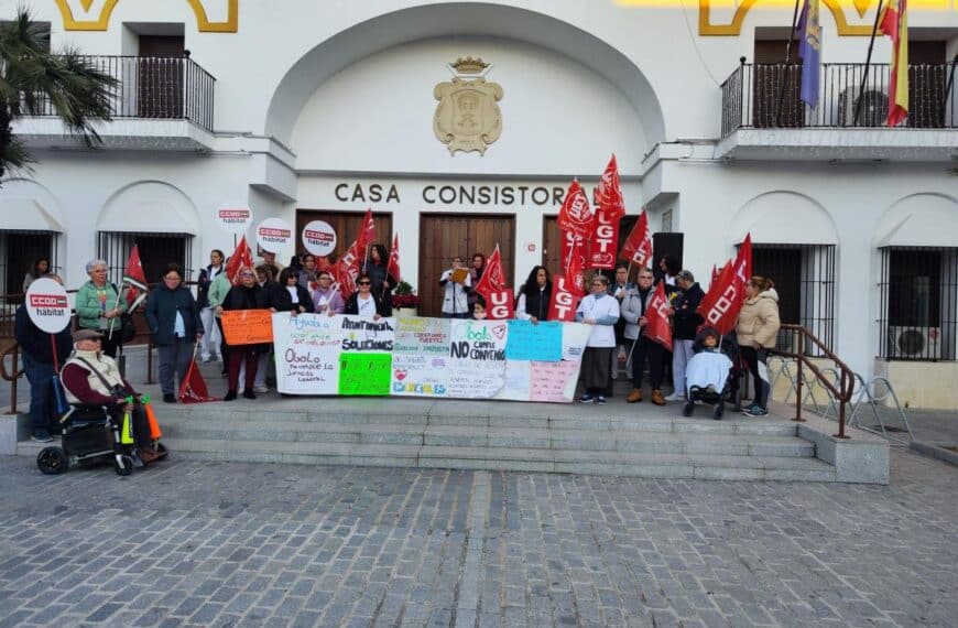 El personal de ayuda a domicilio de Palma del Río exige el cumplimiento del convenio.