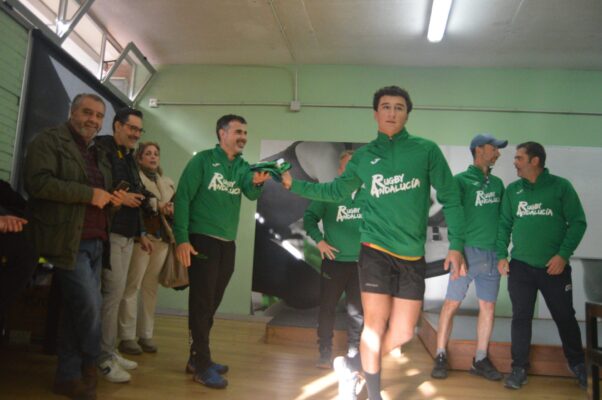 Entrega de Camisetas a los Jugadores Campeones M14 y M16 Masculino XV - Temporada 24/25 de la Federación Andaluza de Rugby