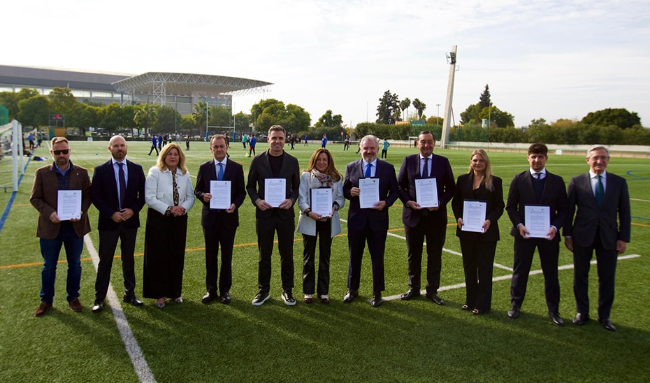 Históricos Clubes de Fútbol Andaluz se Unen a la Junta para Impulsar la FP 1 Históricos Clubes de Fútbol Andaluz se Unen a la Junta para Impulsar la FP