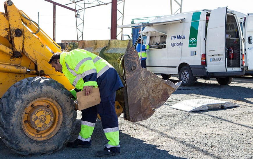 Impacto de las ITV Móviles: Más de 15,000 Inspecciones en la Campaña de la Aceituna