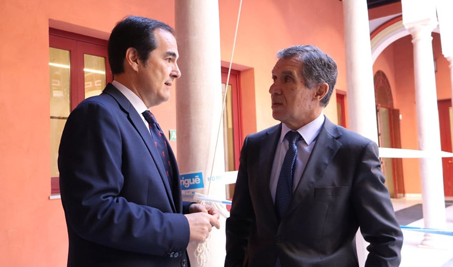 Junta y TSJA Alertan Sobre el Déficit de Jueces en Andalucía, Obstaculizando la Reforma Judicial