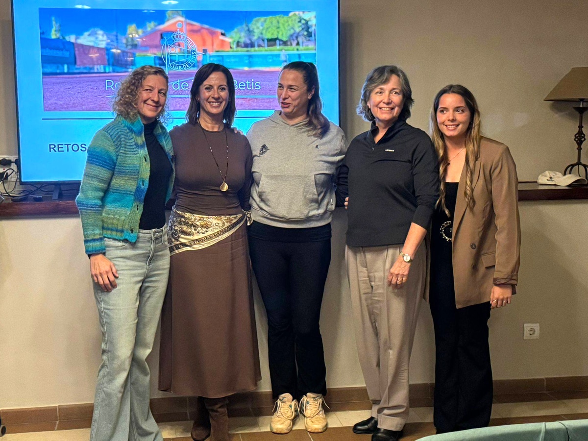 La FATENIS protagonista en la jornada sobre el futuro del tenis femenino organizada por el Real Club de Tenis Betis