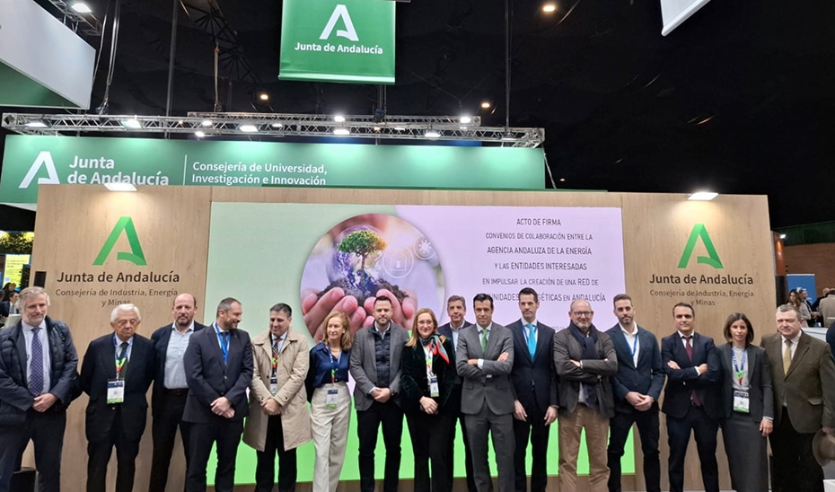 La Junta Colabora con 14 Entidades para Fomentar el Autoconsumo Energético Colectivo en el Sector Industrial 1 La Junta Colabora con 14 Entidades para Fomentar el Autoconsumo Energético Colectivo en el Sector Industrial