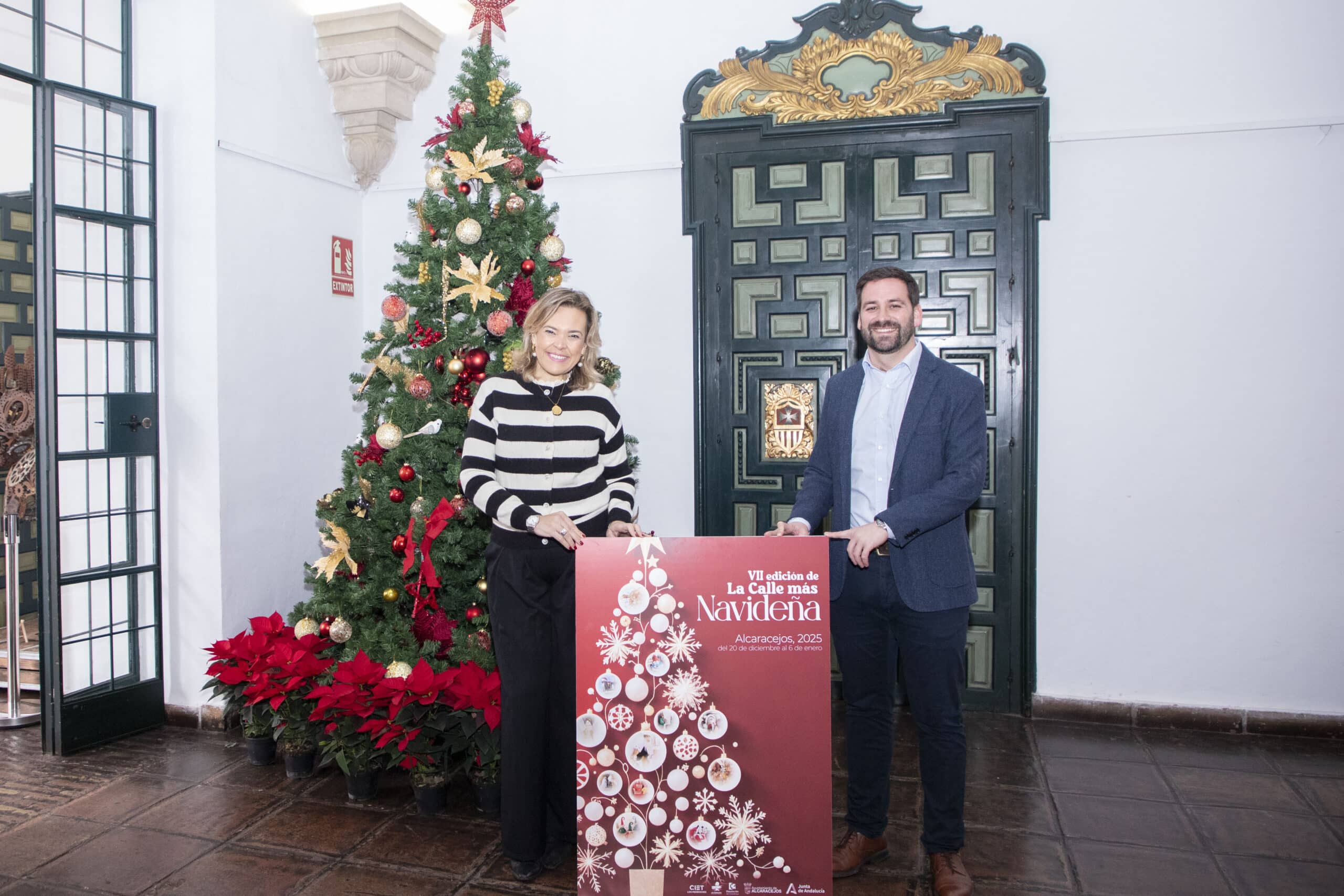 Las calles de Alcaracejos iluminan la Navidad con el esfuerzo de sus vecinos y el apoyo de la Diputación