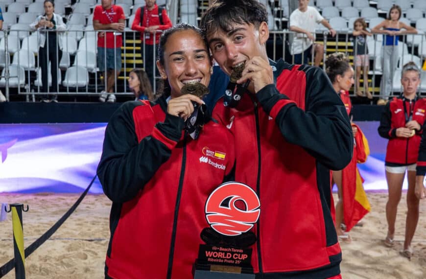 Laura Jiménez y Jorge Méndez, medalla de bronce en el mundial de tenis playa junior celebrado en Brasil