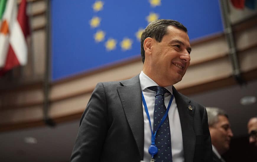 Moreno Defiende la 'Revolución Verde' Andaluza en Europa e Insta a las Regiones a Unirse Contra el Cambio Climático