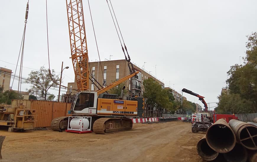 Progreso en el Metro de Sevilla: Primera Pantalladora Llega a la Avenida Doctor Fedriani
