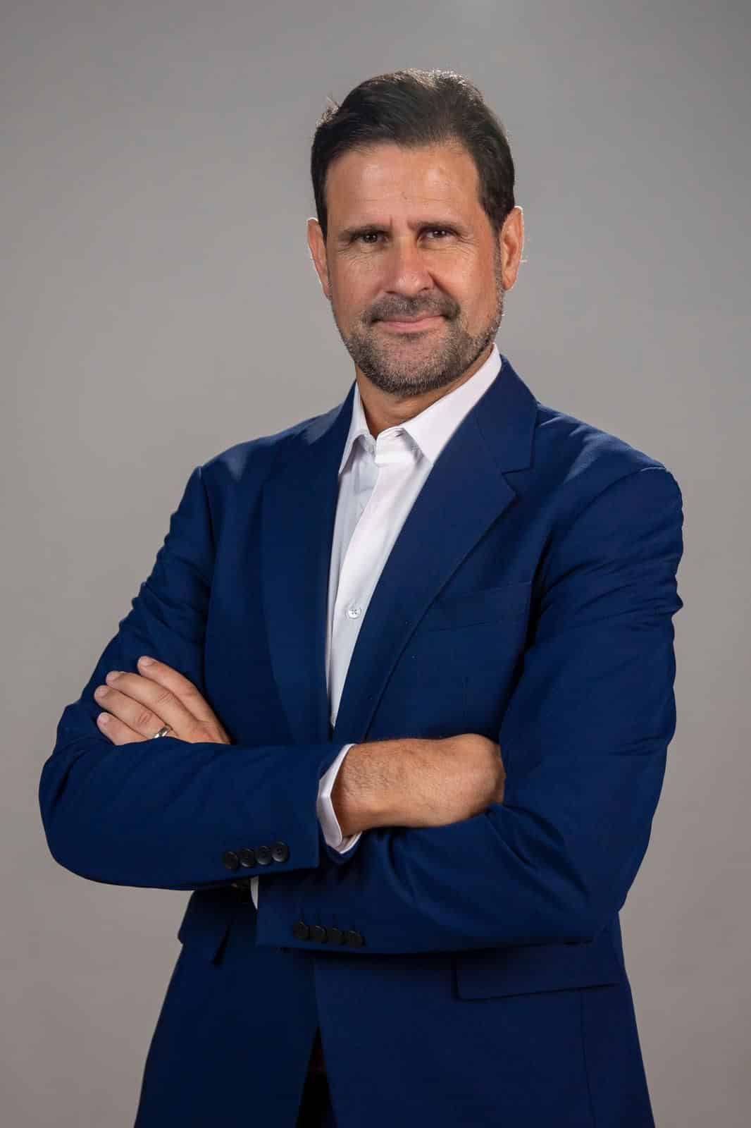 Renovación del Liderazgo en Storybecoming: Impulsando el Crecimiento Personal y la Coherencia Organizacional 1 Silvia Pastor