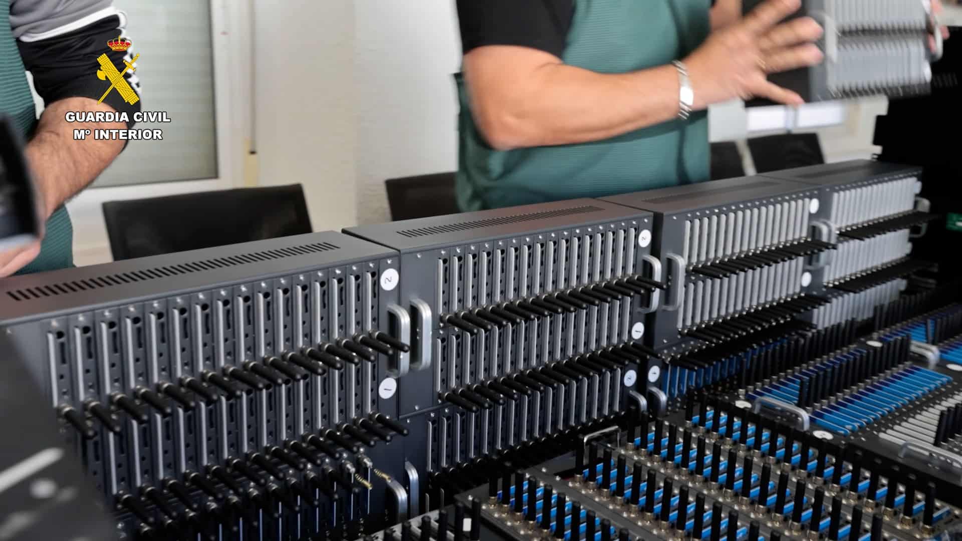 SIMBOX y modems El engranaje invisible detras de la ola