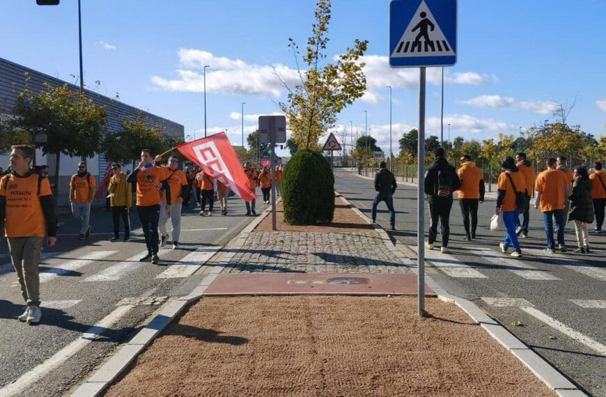 Los trabajadores de Hitachi han vuelto a manifestarse por el desbloqueo del convenio colectivo.