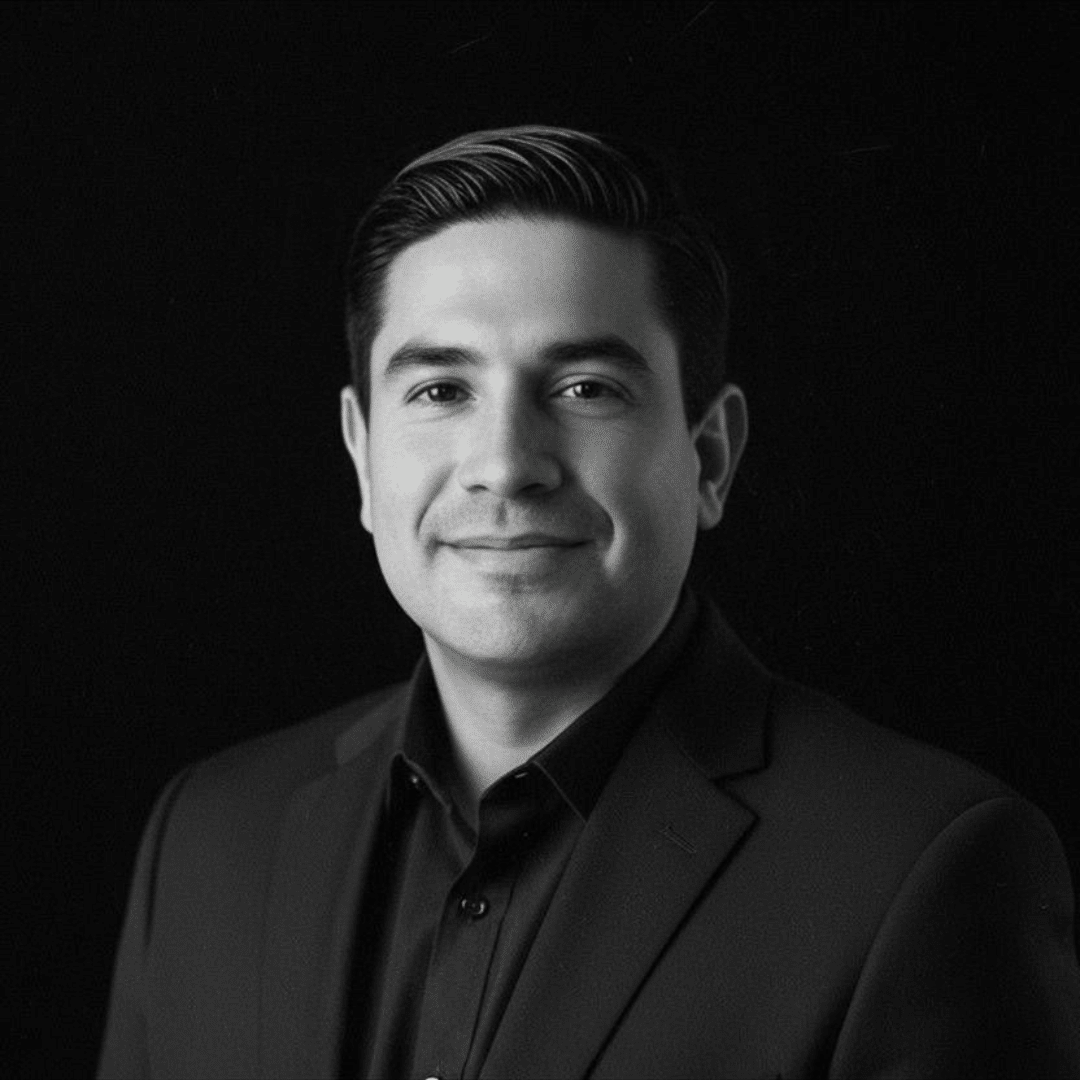 Transformación Digital para PYMES: Estrategias Claras de Héctor M. Montero 1 Sergio Ramirez chef