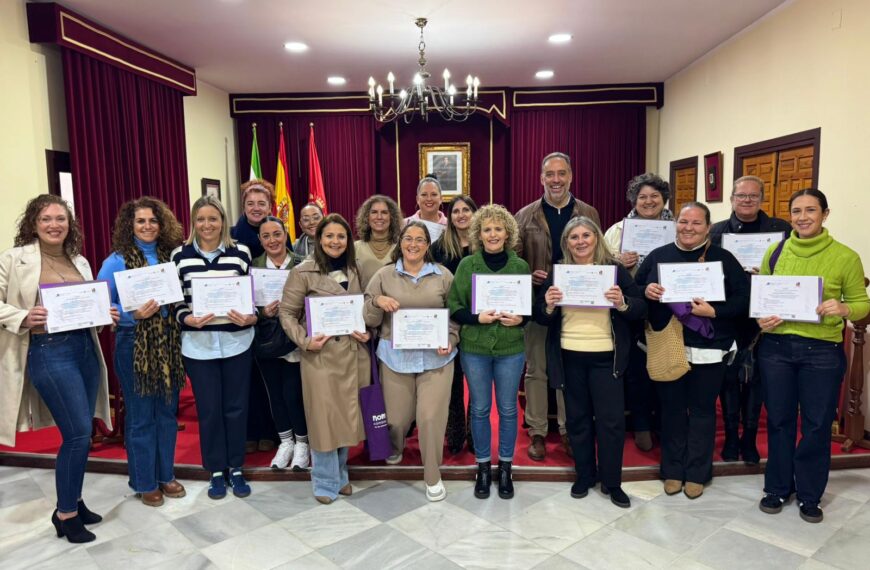 23 Mujeres de Trebujena Concluyen su Formación en Empleo Femenino en Atención Sociosanitaria de la Diputación