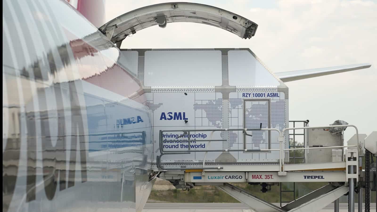 ASML Supera Expectativas con Pedidos Récord para 2025, pero Anuncia Recorte de 1,700 Empleos 1 ASML Supera Expectativas con Pedidos Record para 2025 pero Anuncia