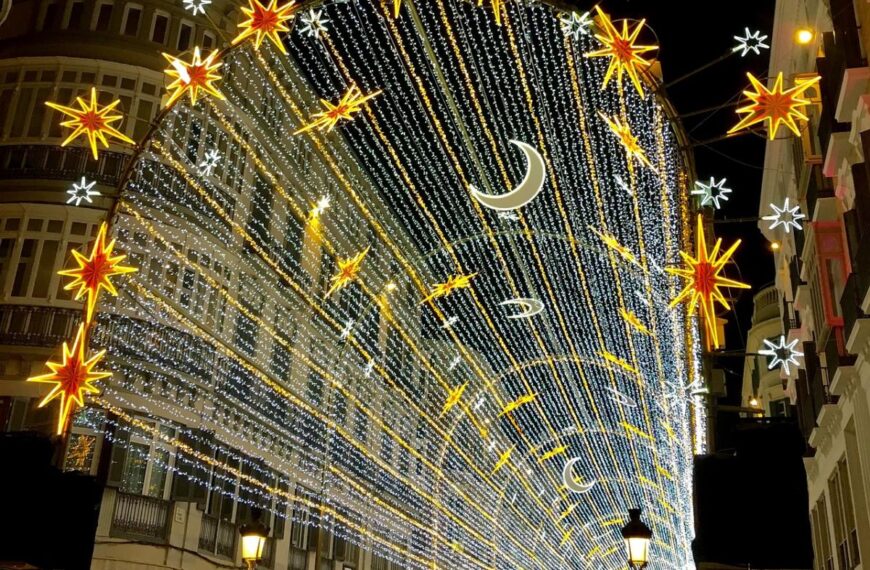 El periodo navideño ha tirado de la bajada del paro en diciembre. Foto: Manolo Franco.