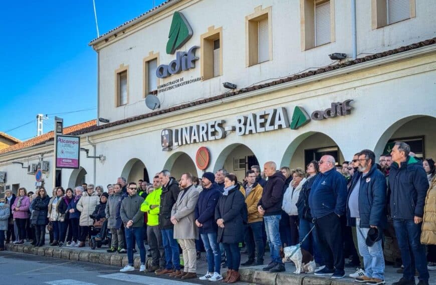 Concentración en solidaridad con las víctimas y personas afectadas por el accidente ferroviario de Adamuz
