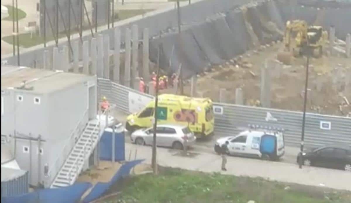 CCOO lamenta el fallecimiento de un trabajador en Palmas Altas y recuerda a las empresas su responsabilidad de adaptar la actividad a las condiciones meteorológicas 1 Zona en la que se ha producido el accidente mortal en Palmas Altas.