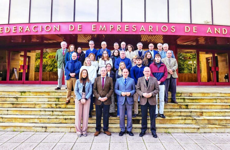 CEA rinde homenaje con un minuto de silencio a las víctimas del accidente ferroviario en Adamuz (Córdoba)