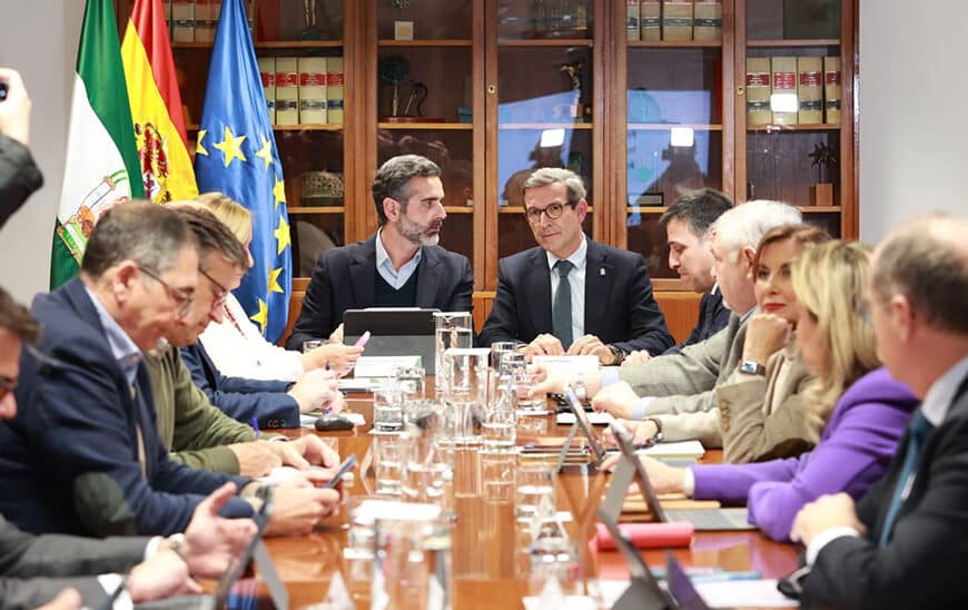 Colaboración entre la Junta y agentes sociales para acelerar la Estrategia de Agroindustria