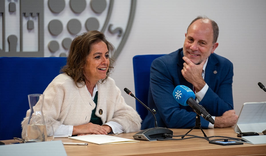 Colaboración entre la Junta y la Universidad de Jaén para Potenciar la Formación de Profesionales Ambientales 1 Colaboración entre la Junta y la Universidad de Jaén para Potenciar la Formación de Profesionales Ambientales