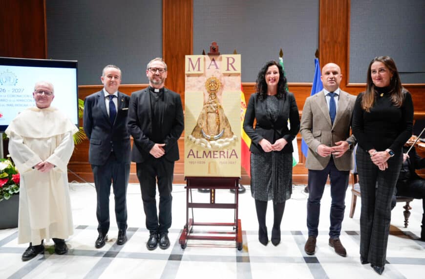 El Ayuntamiento Presenta el Cartel y Logo del 75 Aniversario de la Coronación Canónica de la Virgen del Mar y el 525 Aniversario de Su Aparición