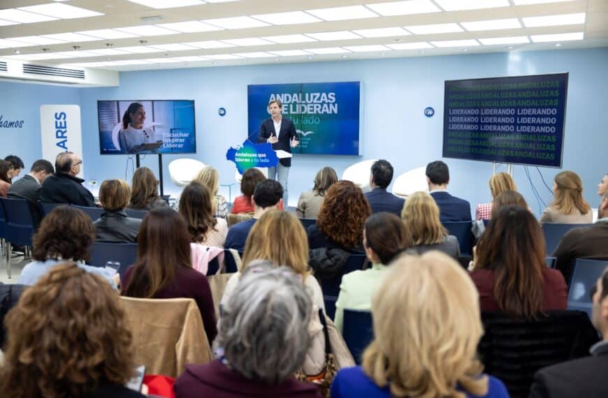 Antonio Repullo, en la inauguración del ciclo 'Andaluzas que lideran a tu lado'