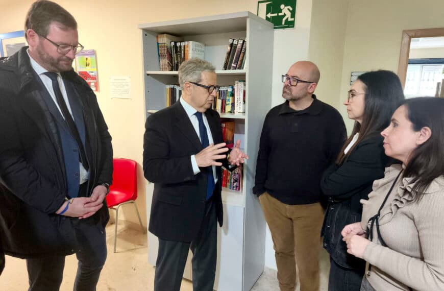 El Presidente de la Diputación Valora el Apoyo Psicológico Brindado a Bomberos Involucrados en el Rescate de Adamuz