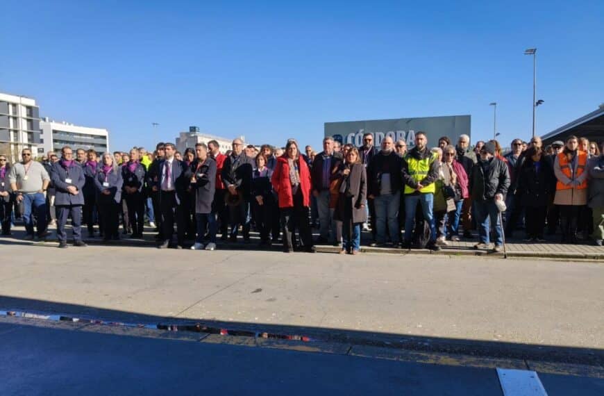 El sector ferroviario cordobés ha guardado un minuto de silencio por las víctimas del accidente ocurrido en Adamuz.