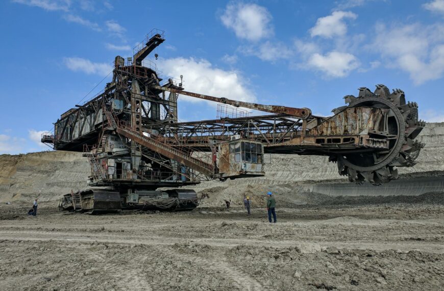 Impulso Subterráneo: La Nueva Era de Minerales Críticos, Seguridad Nacional y Dominio en la Cadena de Suministro