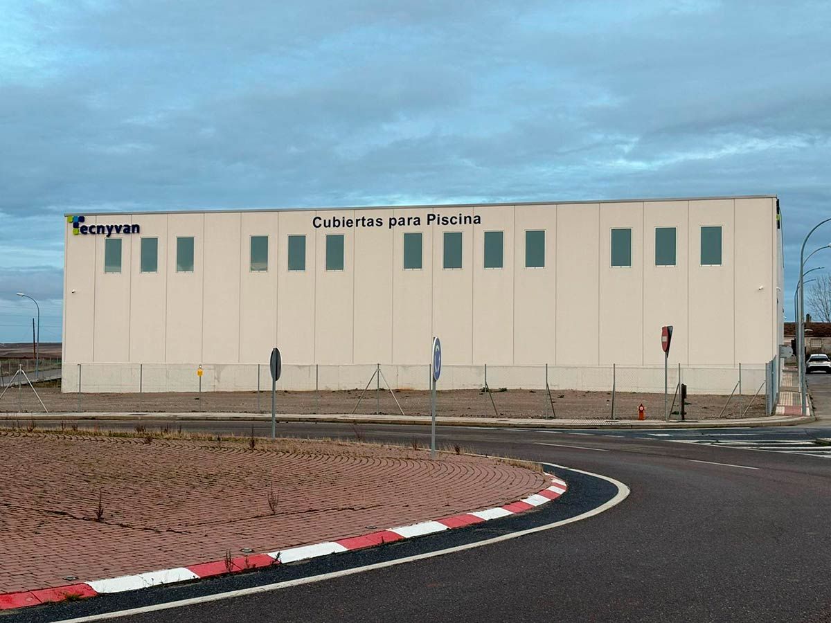 Inauguración de la Nueva Fábrica de Tecnyvan en Salamanca: Impulsando la Producción de Cubiertas para Piscinas 1 Sergio Ramirez chef