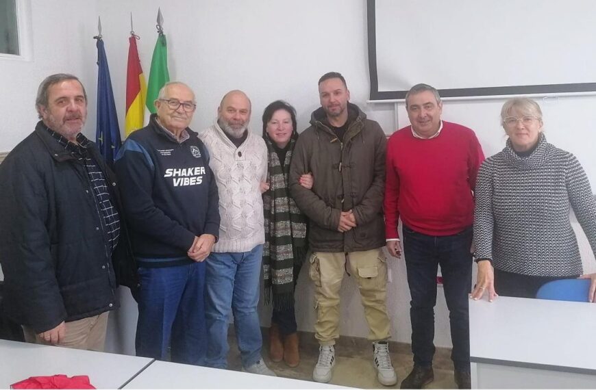 Responsables sindicales y empresariales tras la firma del nuevo convenio.