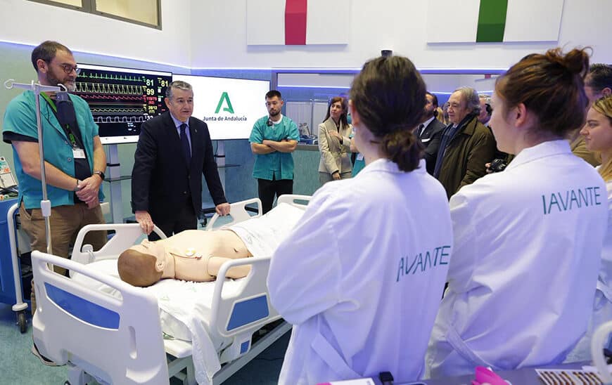 La Junta Capacita a Más de 10,100 Sanitarios con Simulación Clínica en el Último Año